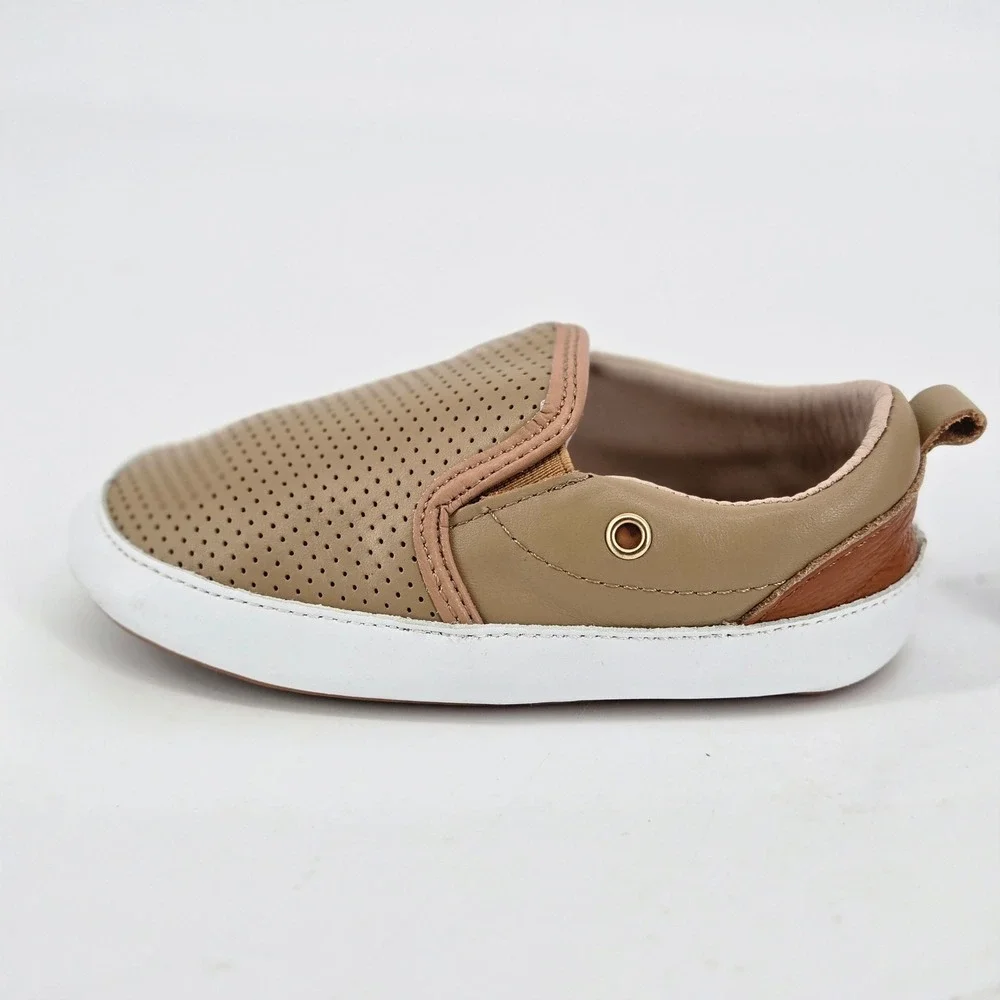 Little Love Bug Tan Quinn Slip On Leather Wide Toe Box Toddler Shoes Size 8 VGUC